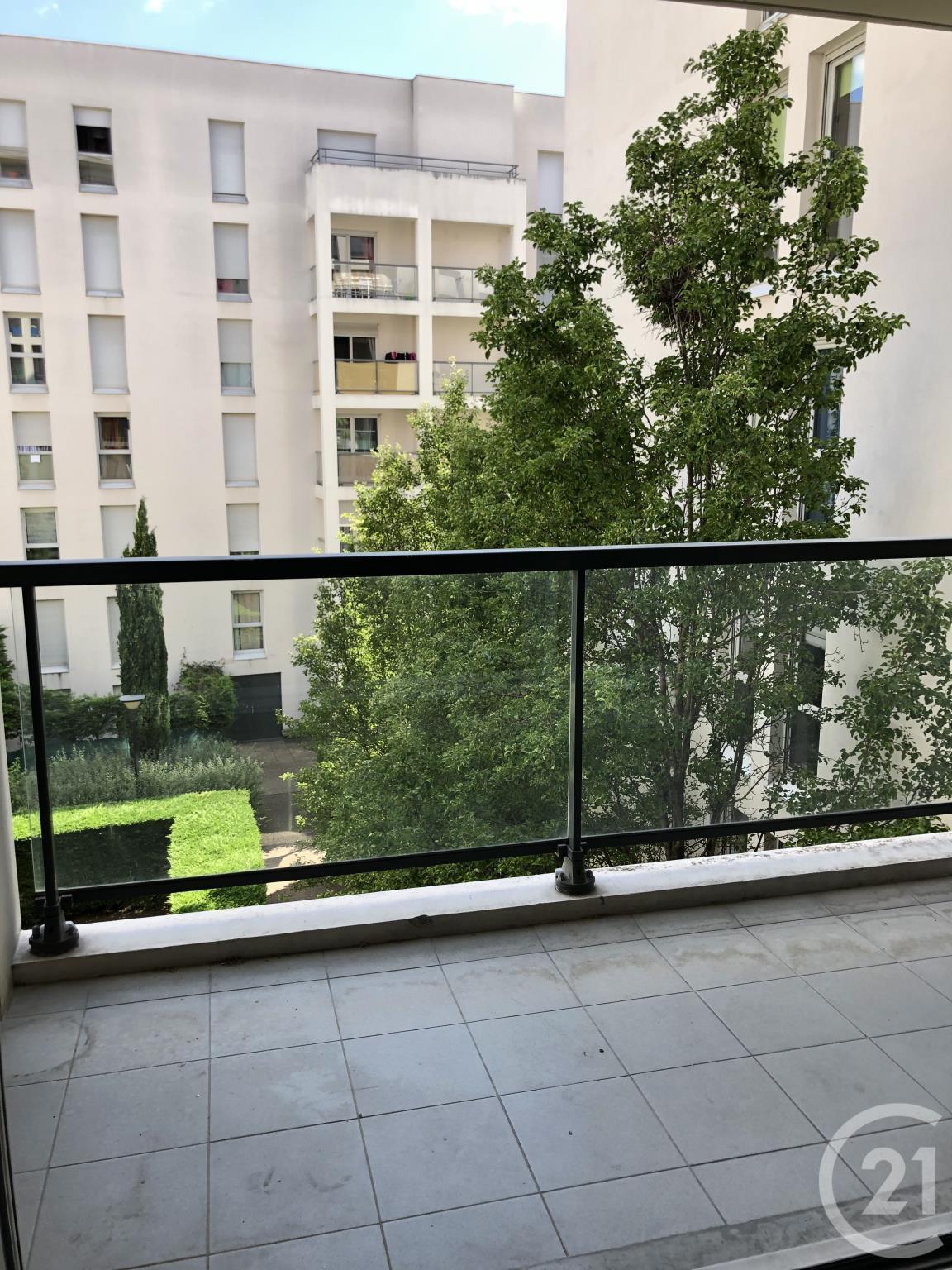 Appartement F3 à louer - 3 pièces - 73,0 m2 - LYON - 69007 - RHONE-ALPES