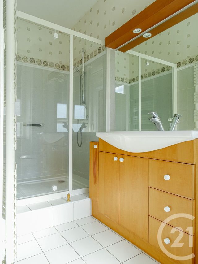Appartement F5 à vendre - 5 pièces - 135.0 m2 - LYON - 69007 - RHONE-ALPES - Century 21 Part-Dieu