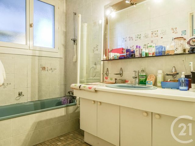 Appartement F3 à vendre - 3 pièces - 64.49 m2 - VENISSIEUX - 69 - RHONE-ALPES - Century 21 Part-Dieu