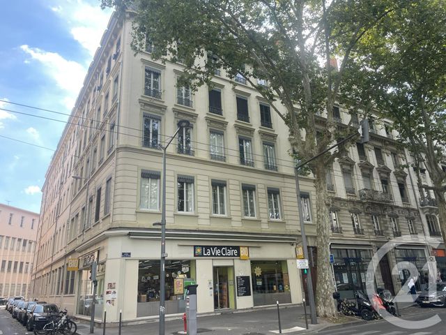 Appartement F2 à vendre - 2 pièces - 61.94 m2 - LYON - 69003 - RHONE-ALPES - Century 21 Part-Dieu