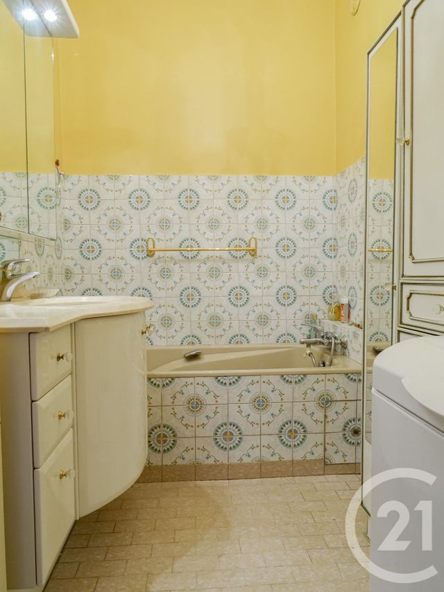 Appartement F3 à vendre - 3 pièces - 90.0 m2 - LYON - 69003 - RHONE-ALPES - Century 21 Part-Dieu