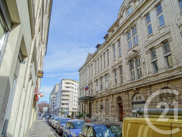 Appartement F2 à vendre - 2 pièces - 55.0 m2 - LYON - 69003 - RHONE-ALPES - Century 21 Part-Dieu