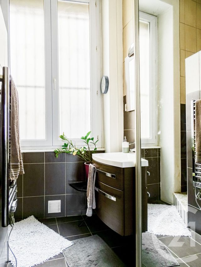 Appartement F2 à vendre - 2 pièces - 55.0 m2 - LYON - 69003 - RHONE-ALPES - Century 21 Part-Dieu