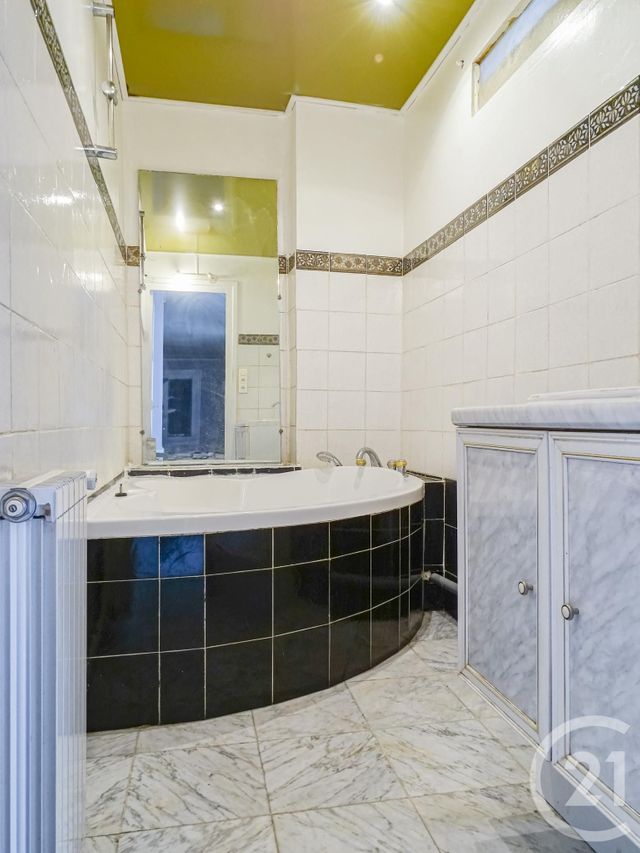 Afficher la photo en grand Appartement F4 à vendre - 3 pièces - 77.3 m2 - LYON - 69003 - RHONE-ALPES - Century 21 Part-Dieu