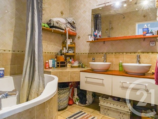 Afficher la photo en grand Appartement F4 à vendre - 4 pièces - 85.0 m2 - LYON - 69003 - RHONE-ALPES - Century 21 Part-Dieu