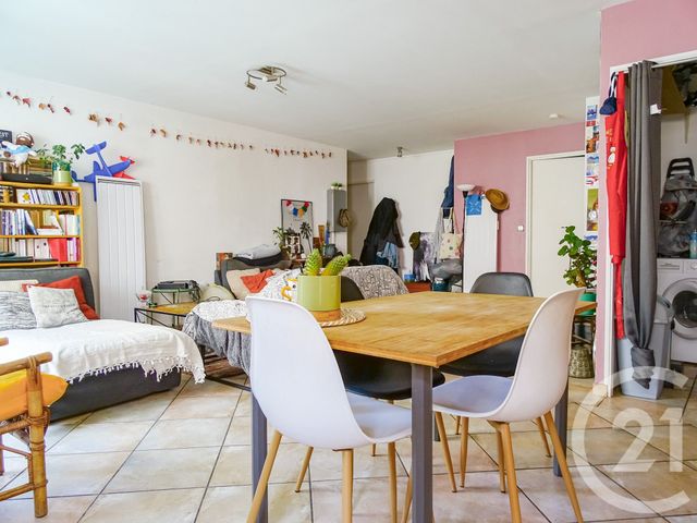 Afficher la photo en grand Appartement F4 à vendre - 4 pièces - 85.0 m2 - LYON - 69003 - RHONE-ALPES - Century 21 Part-Dieu