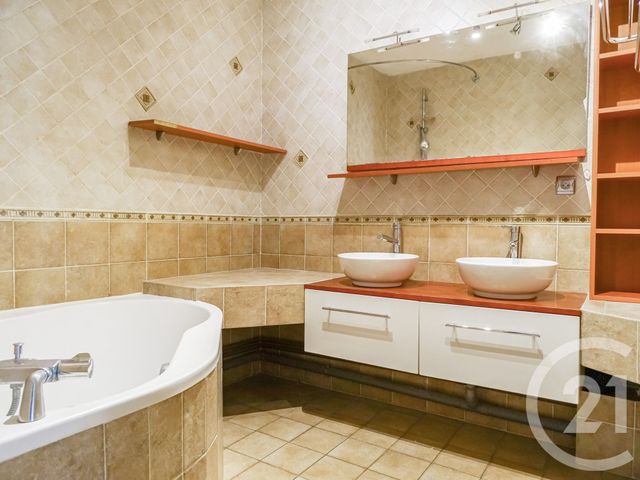 Appartement F4 à vendre - 4 pièces - 85.0 m2 - LYON - 69003 - RHONE-ALPES - Century 21 Part-Dieu