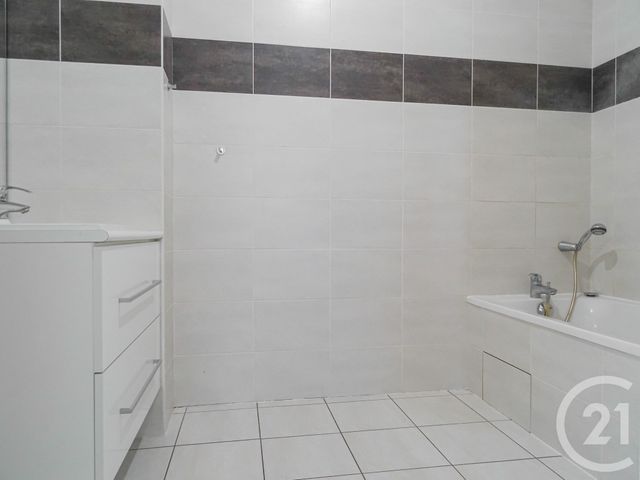 Appartement F3 à vendre - 3 pièces - 61.0 m2 - LYON - 69007 - RHONE-ALPES - Century 21 Part-Dieu