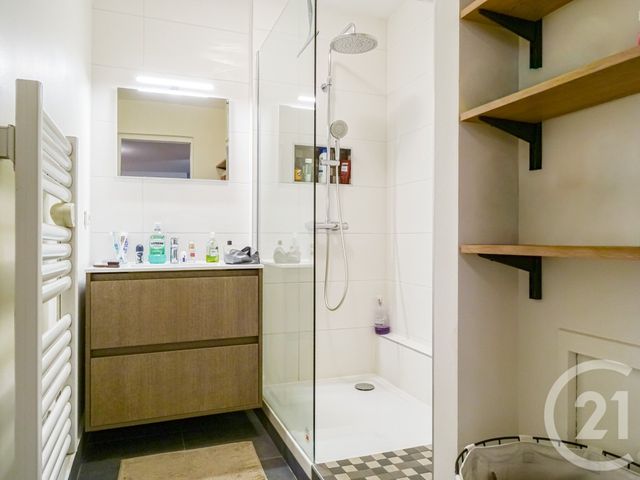 Appartement F2 à louer - 2 pièces - 48.0 m2 - LYON - 69003 - RHONE-ALPES - Century 21 Part-Dieu