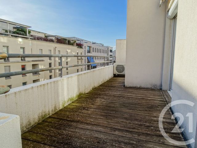 Appartement F2 à louer - 2 pièces - 48.0 m2 - LYON - 69003 - RHONE-ALPES - Century 21 Part-Dieu