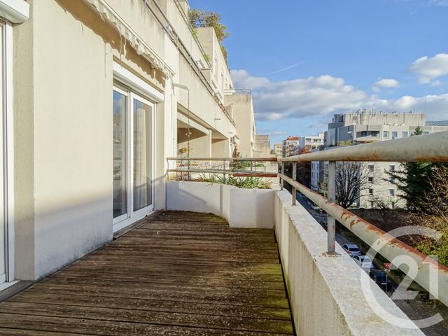 Appartement F2 à louer - 2 pièces - 48.0 m2 - LYON - 69003 - RHONE-ALPES - Century 21 Part-Dieu