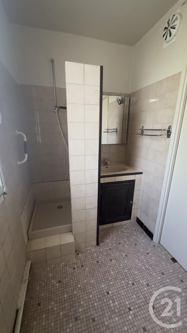 Appartement F5 à vendre - 5 pièces - 77.16 m2 - LYON - 69005 - RHONE-ALPES - Century 21 Part-Dieu