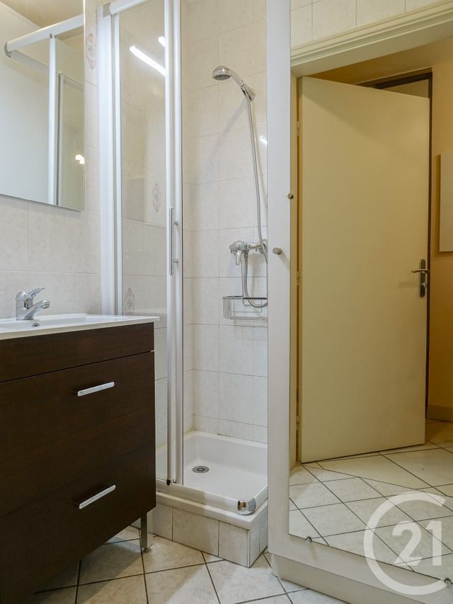 Appartement F4 à vendre - 4 pièces - 87.0 m2 - LYON - 69007 - RHONE-ALPES - Century 21 Part-Dieu