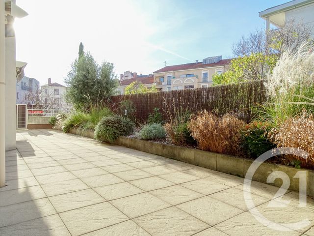 Appartement F4 à vendre - 4 pièces - 87.0 m2 - LYON - 69007 - RHONE-ALPES - Century 21 Part-Dieu