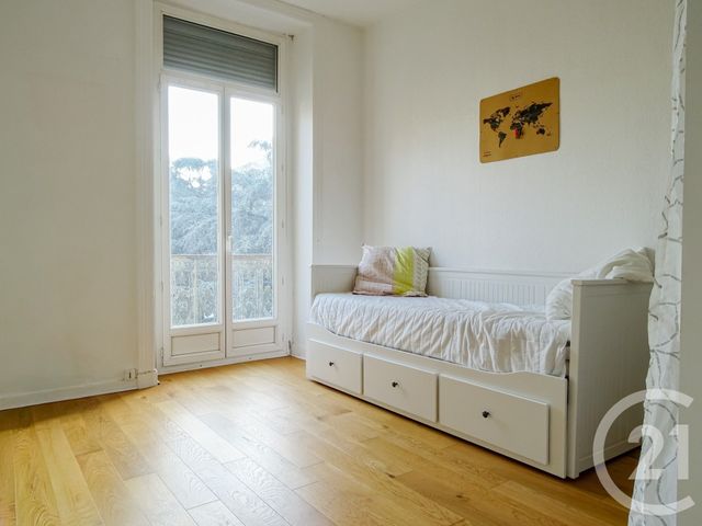 Appartement T3 à louer - 3 pièces - 50.0 m2 - LYON - 69003 - RHONE-ALPES - Century 21 Part-Dieu