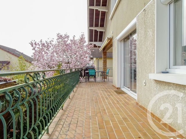 maison à vendre - 10 pièces - 244.0 m2 - MEYZIEU - 69 - RHONE-ALPES - Century 21 Part-Dieu