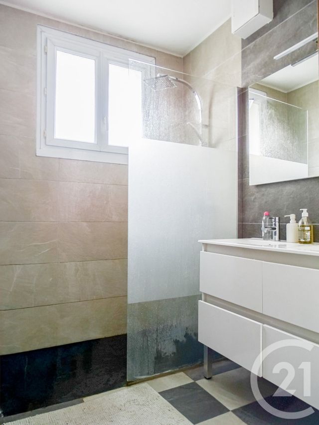 Appartement F5 à vendre - 5 pièces - 95.0 m2 - LYON - 69003 - RHONE-ALPES - Century 21 Part-Dieu