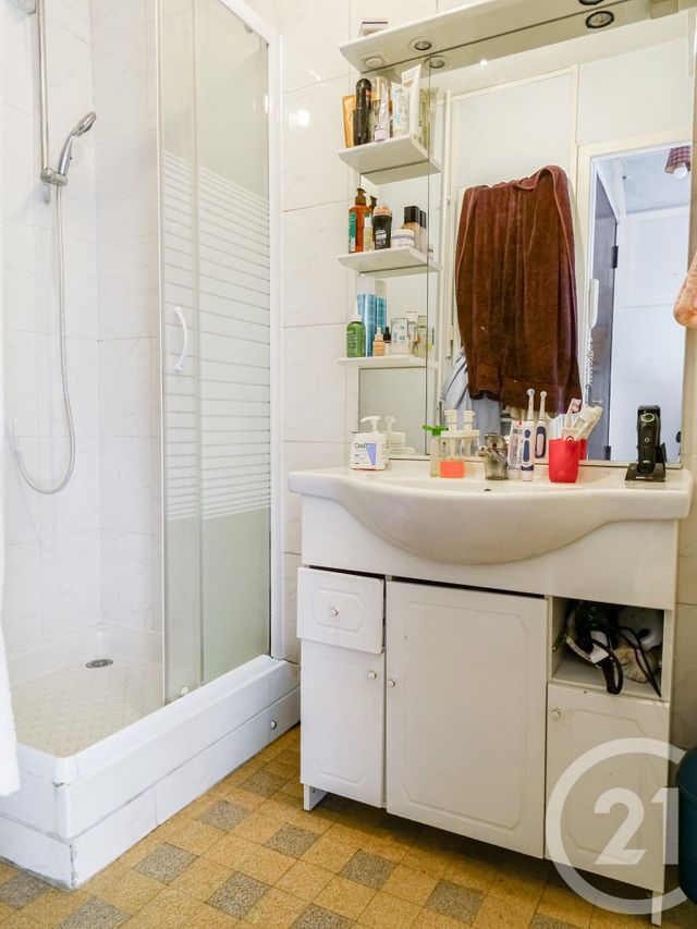 Appartement T2 à vendre - 2 pièces - 40.0 m2 - LYON - 69003 - RHONE-ALPES - Century 21 Part-Dieu