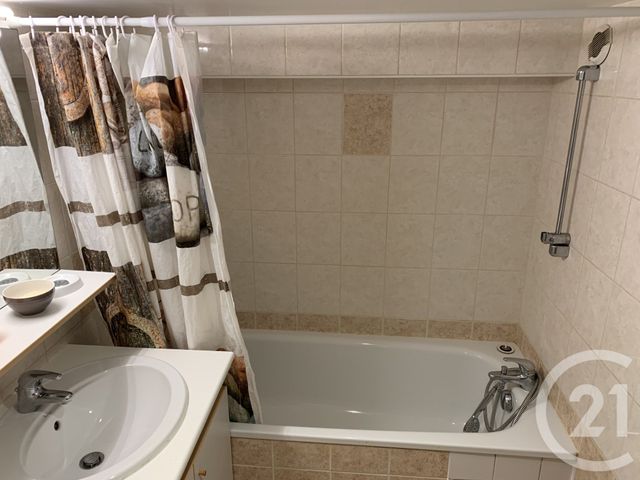 Appartement T2 à vendre - 2 pièces - 42.0 m2 - LYON - 69006 - RHONE-ALPES - Century 21 Part-Dieu