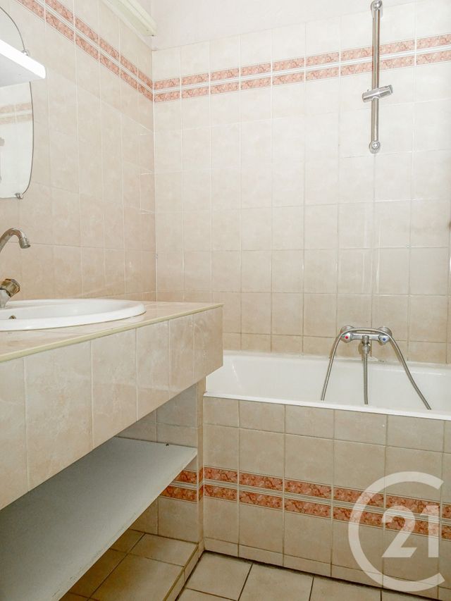 Appartement T2 à vendre - 2 pièces - 55.9 m2 - LYON - 69003 - RHONE-ALPES - Century 21 Part-Dieu