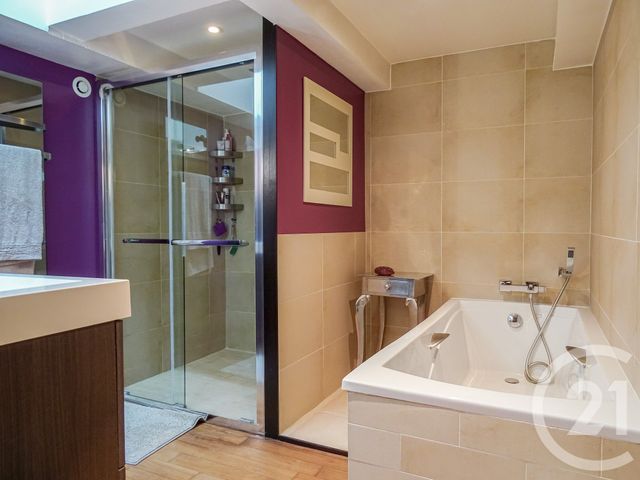 Appartement T4 à vendre - 4 pièces - 127.78 m2 - LYON - 69003 - RHONE-ALPES - Century 21 Part-Dieu