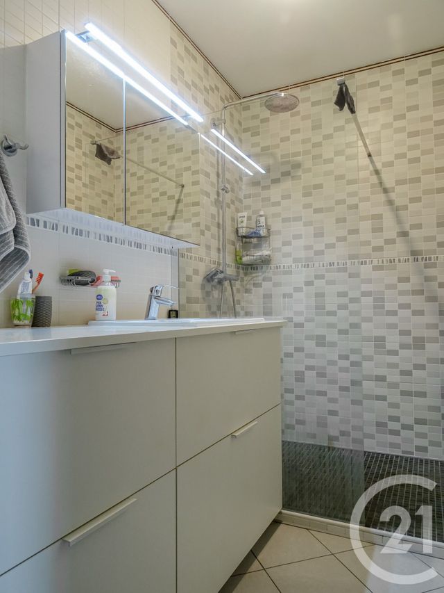 Appartement F4 à vendre - 4 pièces - 89.17 m2 - LYON - 69003 - RHONE-ALPES - Century 21 Part-Dieu
