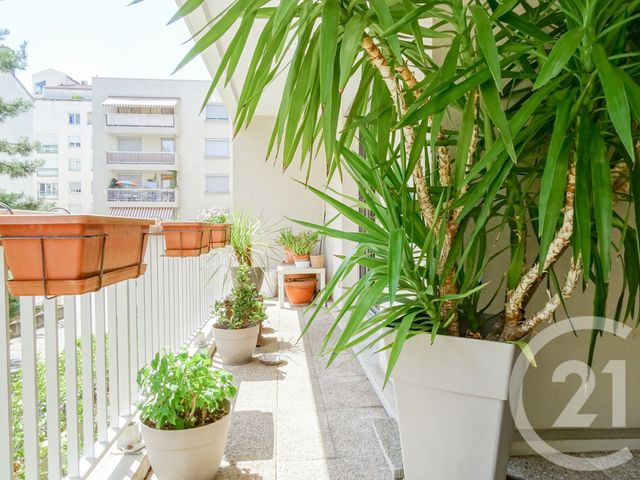 Appartement F4 à vendre - 4 pièces - 81.0 m2 - LYON - 69003 - RHONE-ALPES - Century 21 Part-Dieu