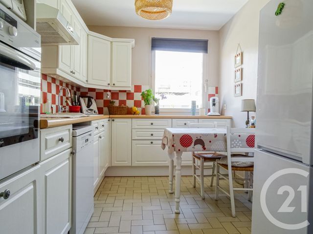 Appartement F4 à vendre - 4 pièces - 81.0 m2 - LYON - 69003 - RHONE-ALPES - Century 21 Part-Dieu