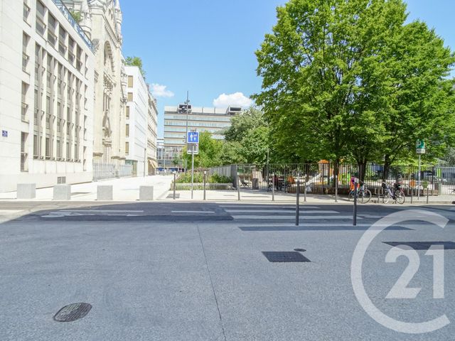 Appartement F4 à vendre - 4 pièces - 81.0 m2 - LYON - 69003 - RHONE-ALPES - Century 21 Part-Dieu