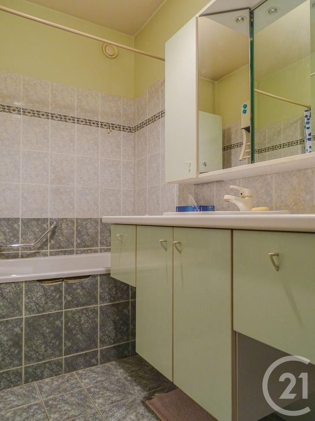 Appartement F4 à vendre - 4 pièces - 91.0 m2 - LYON - 69003 - RHONE-ALPES - Century 21 Part-Dieu