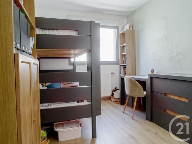 Appartement F5 à vendre - 5 pièces - 100.25 m2 - LYON - 69008 - RHONE-ALPES - Century 21 Part-Dieu