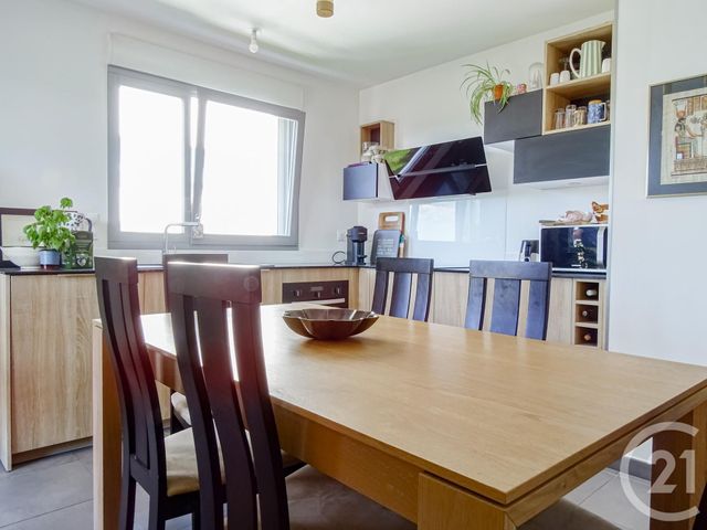Appartement F5 à vendre - 5 pièces - 100.25 m2 - LYON - 69008 - RHONE-ALPES - Century 21 Part-Dieu