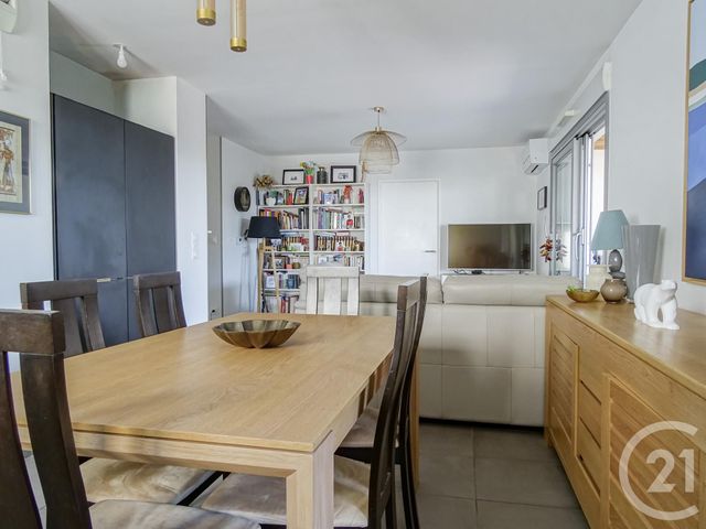 Appartement F5 à vendre - 5 pièces - 100.25 m2 - LYON - 69008 - RHONE-ALPES - Century 21 Part-Dieu