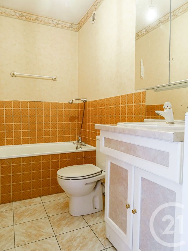 Appartement Studio à vendre - 1 pièce - 27.0 m2 - LYON - 69003 - RHONE-ALPES - Century 21 Part-Dieu