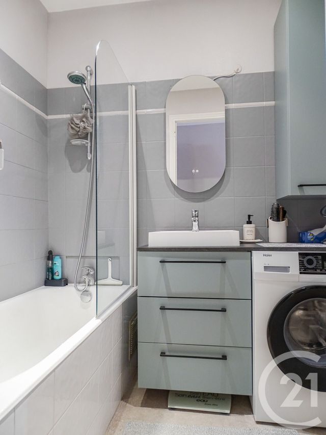 Appartement F4 à vendre - 4 pièces - 73.0 m2 - LYON - 69006 - RHONE-ALPES - Century 21 Part-Dieu
