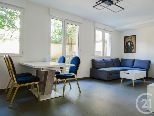 Appartement F2 à louer - 2 pièces - 50.0 m2 - LYON - 69003 - RHONE-ALPES - Century 21 Part-Dieu