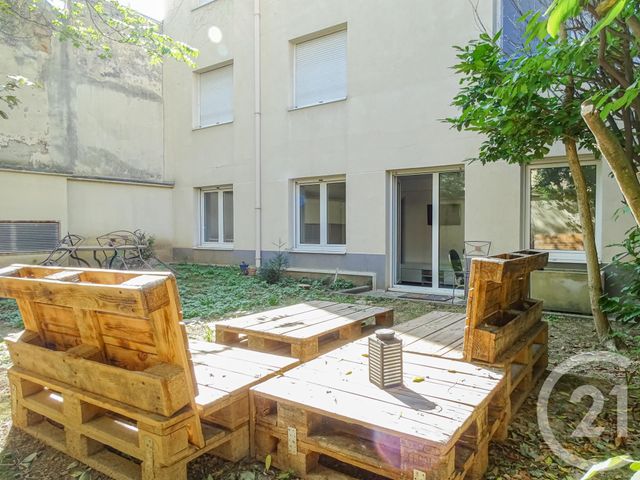Appartement F2 à louer - 2 pièces - 50.0 m2 - LYON - 69003 - RHONE-ALPES - Century 21 Part-Dieu