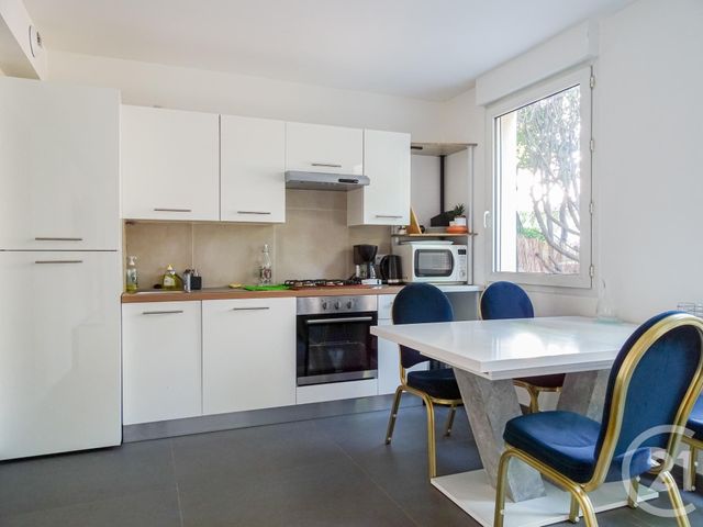 Appartement F2 à louer - 2 pièces - 50.0 m2 - LYON - 69003 - RHONE-ALPES - Century 21 Part-Dieu