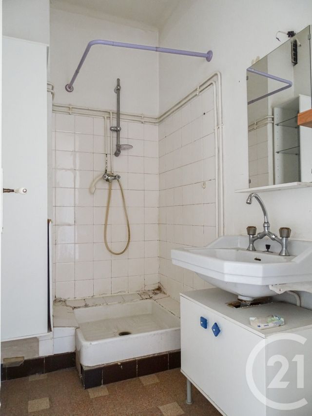 Appartement T3 à vendre - 2 pièces - 48.25 m2 - LYON - 69003 - RHONE-ALPES - Century 21 Part-Dieu