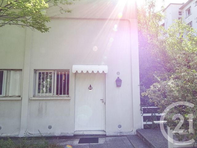 Appartement F2 à louer - 2 pièces - 45.0 m2 - LYON - 69003 - RHONE-ALPES - Century 21 Part-Dieu