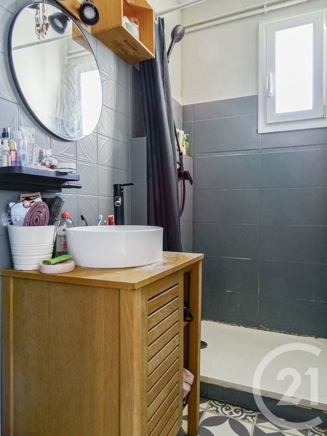 Appartement T3 à vendre - 3 pièces - 57.0 m2 - LYON - 69003 - RHONE-ALPES - Century 21 Part-Dieu