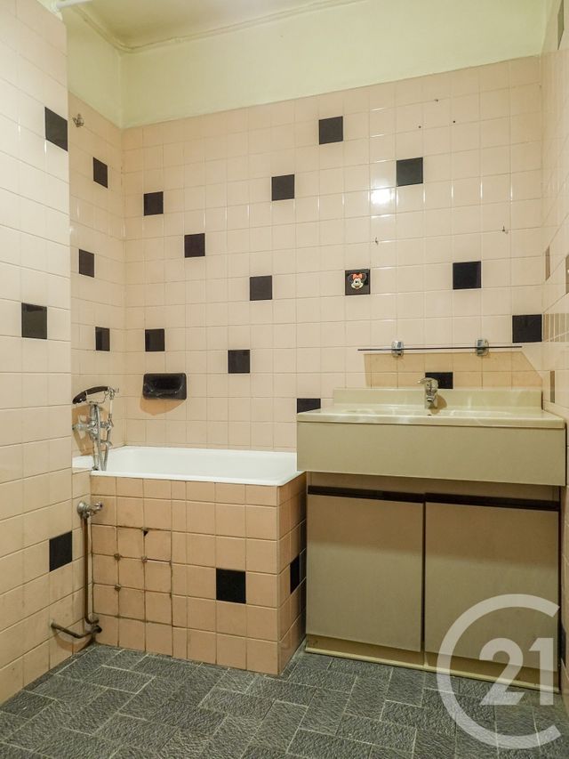 Appartement F2 à vendre - 2 pièces - 47.19 m2 - LYON - 69003 - RHONE-ALPES - Century 21 Part-Dieu