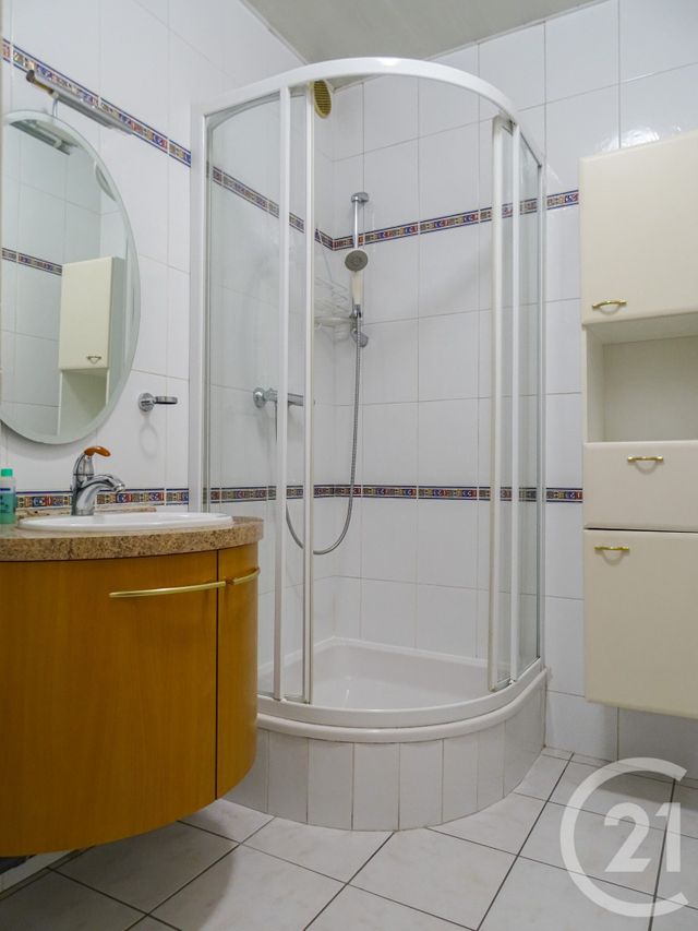 Appartement F4 à vendre - 4 pièces - 77.88 m2 - LYON - 69002 - RHONE-ALPES - Century 21 Part-Dieu