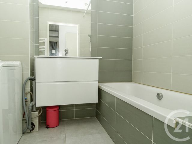 Appartement T3 à louer - 3 pièces - 69.0 m2 - LYON - 69003 - RHONE-ALPES - Century 21 Part-Dieu